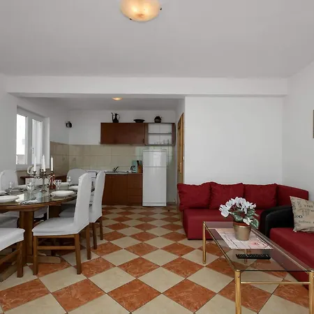 Vele Duplex-wohnung Mit Terrassen Und Meerblick By Interhome Apartman *