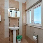 Vele Duplex-wohnung Mit Terrassen Und Meerblick By Interhome Apartman