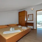 Vele Duplex-wohnung Mit Terrassen Und Meerblick By Interhome * Makarska