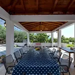 Vele Duplex-wohnung Mit Terrassen Und Meerblick By Interhome Apartman