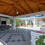 Vele Duplex-wohnung Mit Terrassen Und Meerblick By Interhome *