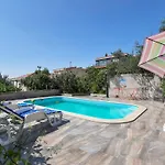 Vele Duplex-wohnung Mit Terrassen Und Meerblick By Interhome Apartman