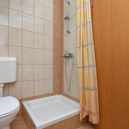 Apartmán Vele Duplex-wohnung Mit Terrassen Und Meerblick By Interhome Makarská