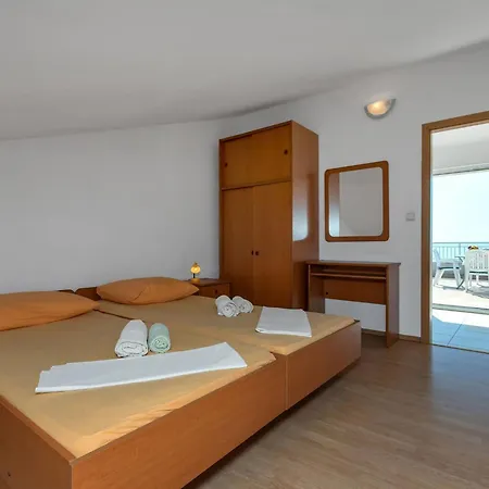 Vele Duplex-wohnung Mit Terrassen Und Meerblick By Interhome * Makarská