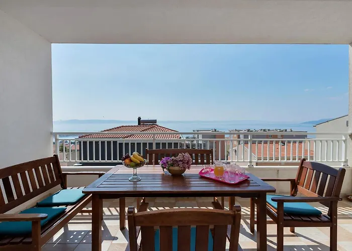 Vele Duplex-wohnung Mit Terrassen Und Meerblick By Interhome Apartment