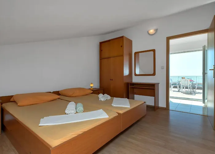 Vele Duplex-wohnung Mit Terrassen Und Meerblick By Interhome * Makarska