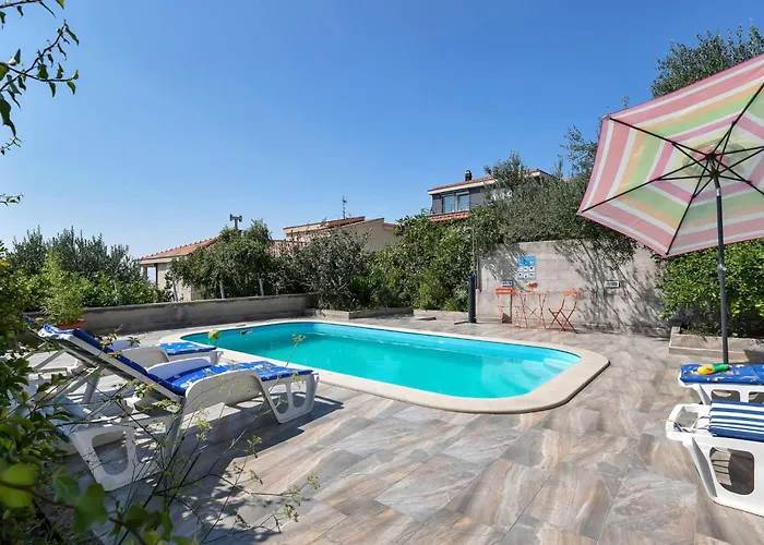 Vele Duplex-wohnung Mit Terrassen Und Meerblick By Interhome Apartman