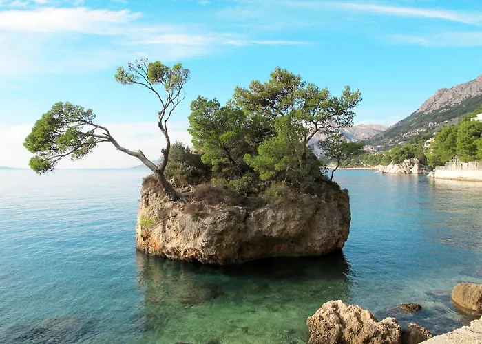 Vele Duplex-wohnung Mit Terrassen Und Meerblick By Interhome Apartman Makarska