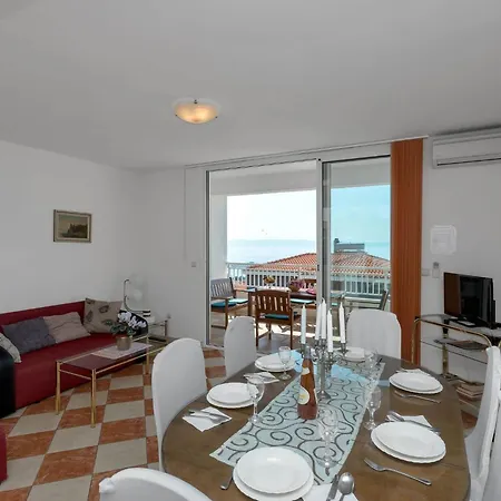 Vele Duplex-wohnung Mit Terrassen Und Meerblick By Interhome *