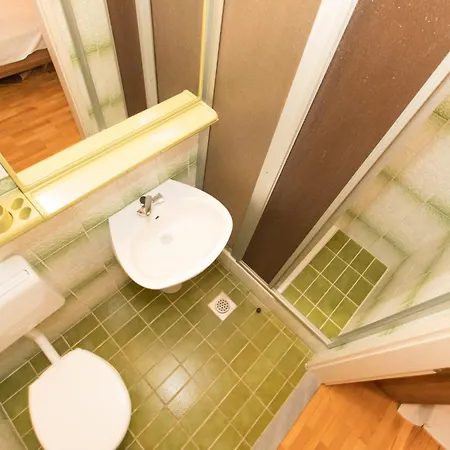Appartamento Vele Duplex-wohnung Mit Terrassen Und Meerblick By Interhome Makarska