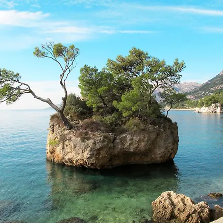 Vele Duplex-wohnung Mit Terrassen Und Meerblick By Interhome Appartamento Makarska