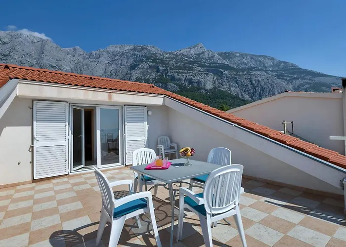 Vele Duplex-wohnung Mit Terrassen Und Meerblick By Interhome מאקרסקה