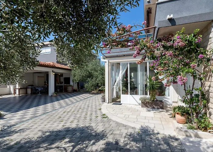 דירה Vele Duplex-wohnung Mit Terrassen Und Meerblick By Interhome מאקרסקה