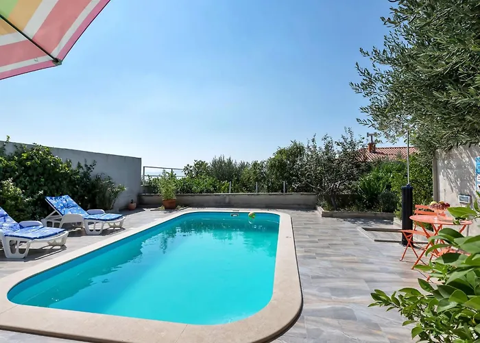 Vele Duplex-wohnung Mit Terrassen Und Meerblick By Interhome * מאקרסקה